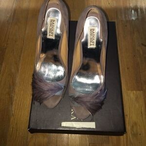 Badgley Mischka suede heels Sz 9.5